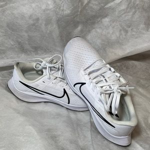 Nike Women’s Air Zoom Pegasus White/Black